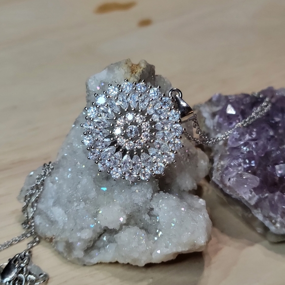 Bella Luce Sterling Circle Pendant - Picture 3 of 6